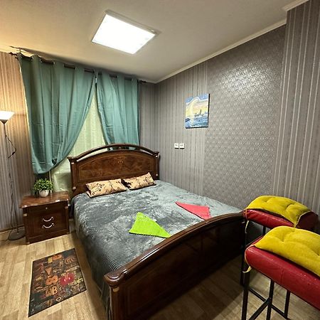 Ararat-Poznyaki Hostel Kiev Ngoại thất bức ảnh