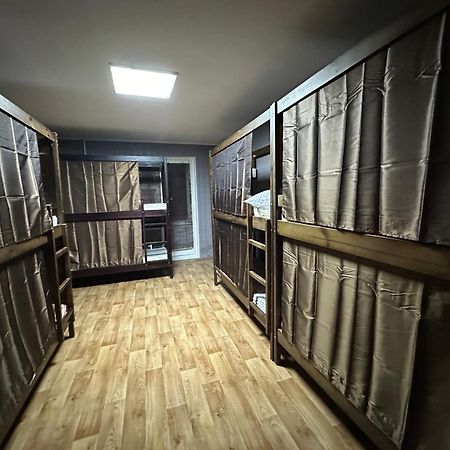 Ararat-Poznyaki Hostel Kiev Ngoại thất bức ảnh
